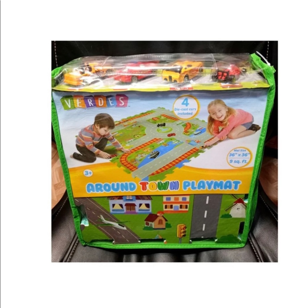 Around Town PlayMat Bnwt